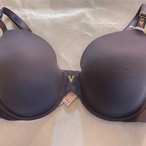 Victorias Secret Love Cloud padded bra, size 44C, NWT